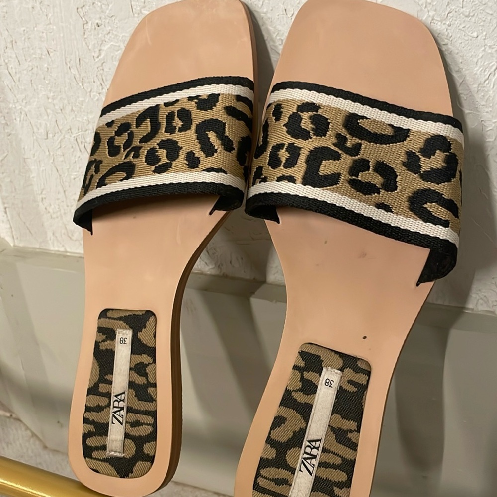 Zara leopard 🐆 print slides